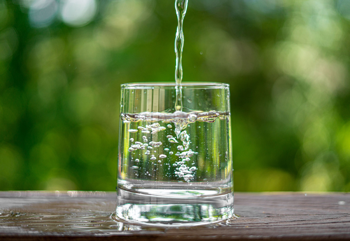 Butelka termos na wodę – dlaczego warto po nią sięgnąć?